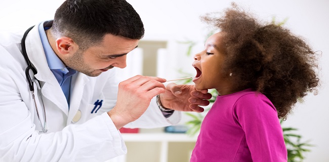 گلو درد در کودکان: علت‌ها، تشخیص و روش‌های درمان